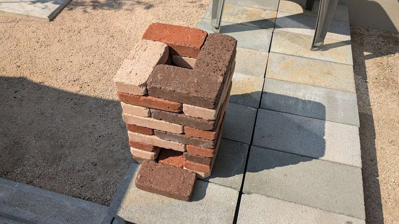 レンガでロケットストーブを作る